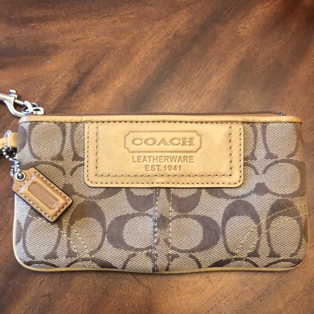 COACH SIGNATURE TAN BROWN WRISTLET LEATHERWARE EST. 1941